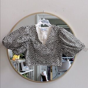 Endless Rose Animal Print Balloon/Puff Sleeve Top